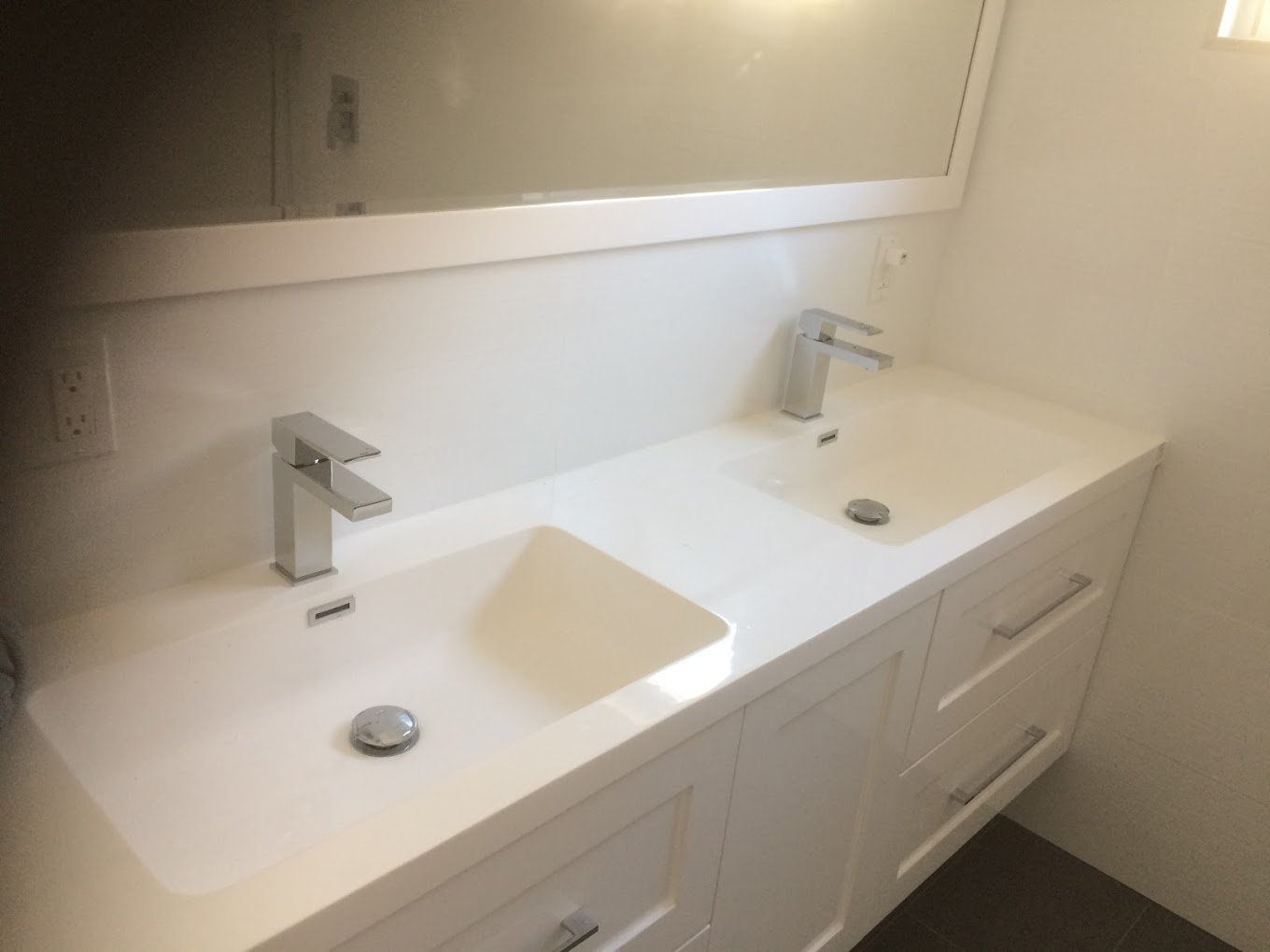 bathroom vanity sink